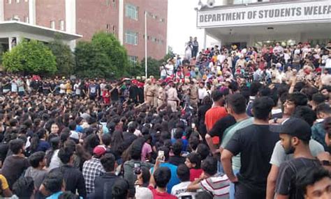 chandigarh mms|Chandigarh University MMS scandal: Massive protest breaks out。